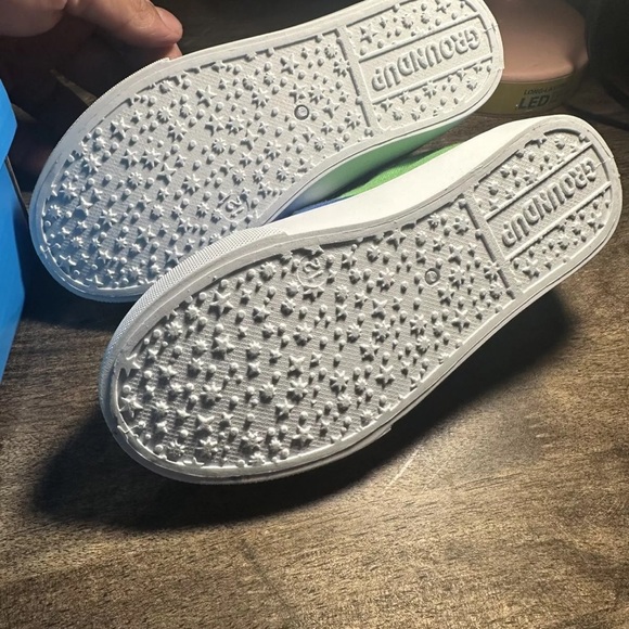 Super Mario Kids Slip on Sneakers Shoes Size 12 Mario & Luigi - Picture 3 of 5